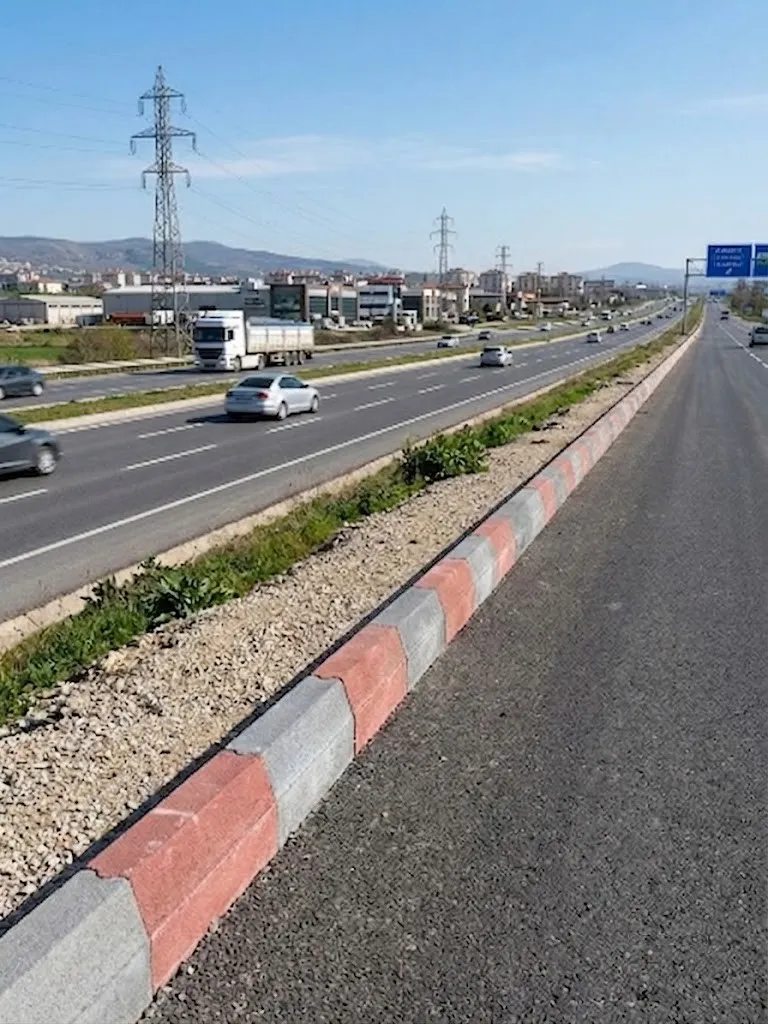 Geçmeli bordür 50x22x12 cm 3